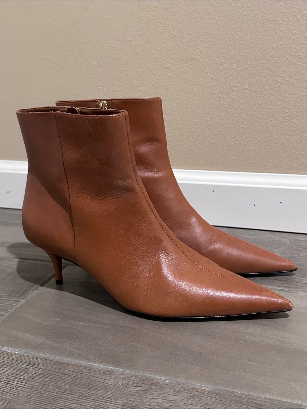 Schutz Leather Ankle Boot Kitten Heel Pointed Toe Size 10 Cognac/Caramel color